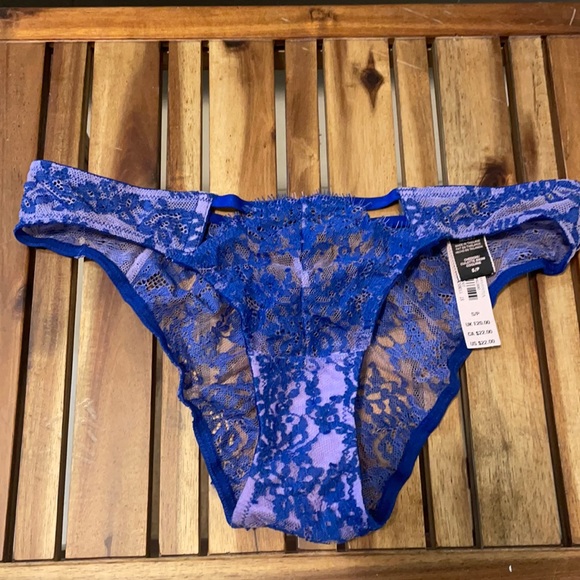 Victoria's Secret Other - Victoria’s Secret Blue purple cheekini NWT new with tags